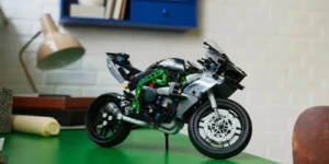 The 2024 LEGO Technic Kawasaki Ninja H2R Motorcycle set revealed