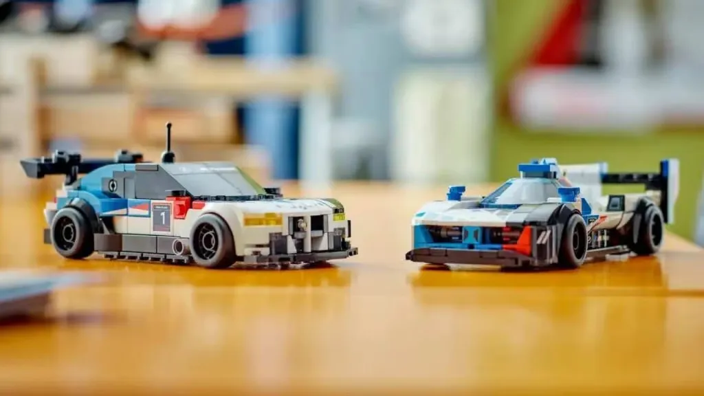 LEGO Speed ​​Champions BMW M4 GT3 and BMW M Hybrid V8 racing cars - 76922