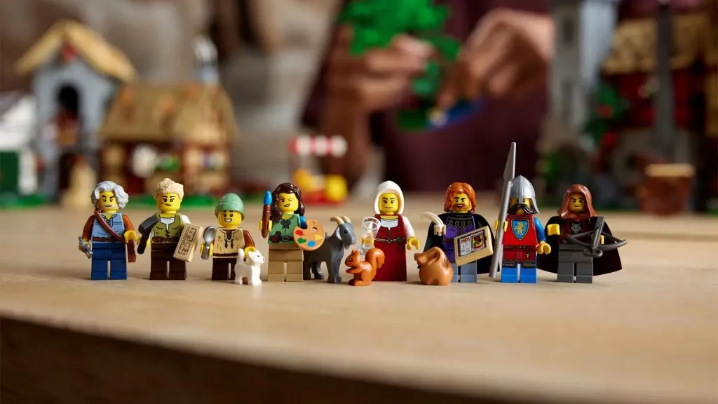 LEGO Icons Medieval Town Square Minifigures - 10332