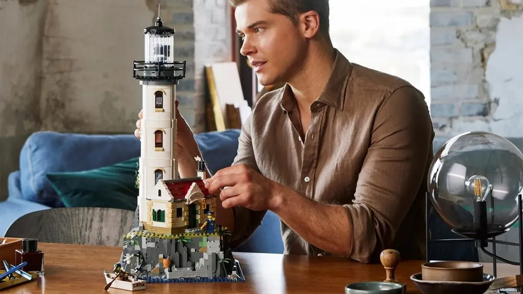 LEGO Ideas Motorized Lighthouse Set — 21335